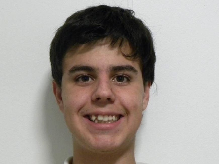 Frontal sonriendo