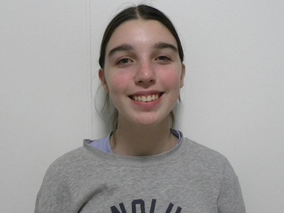 Frontal sonriendo
