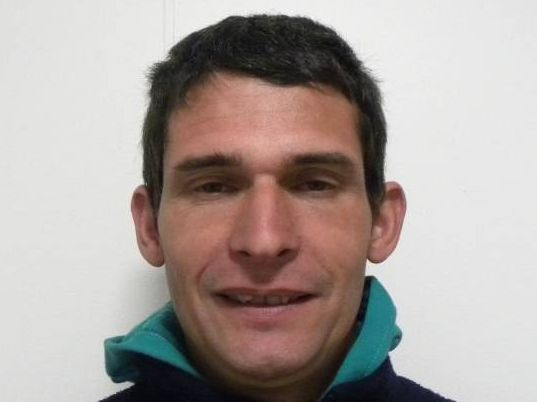 Frontal sonriendo