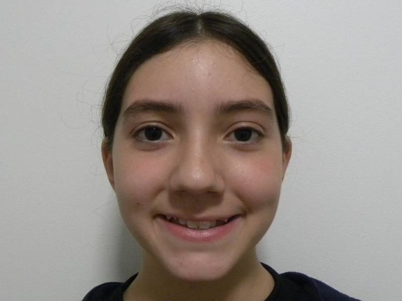 Frontal sonriendo