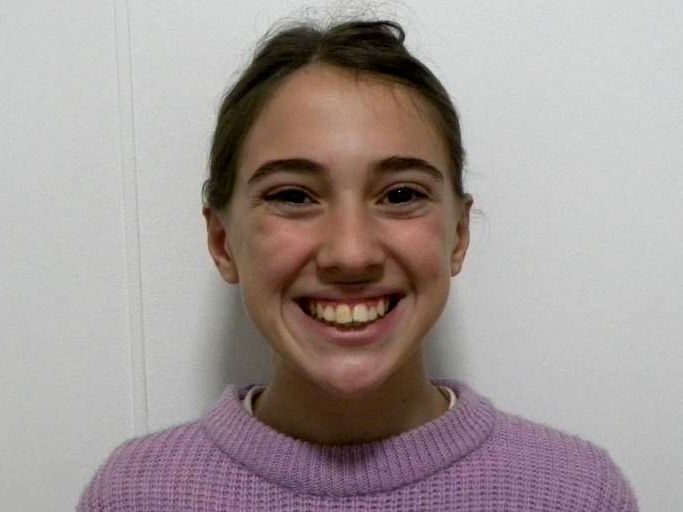 Frontal sonriendo