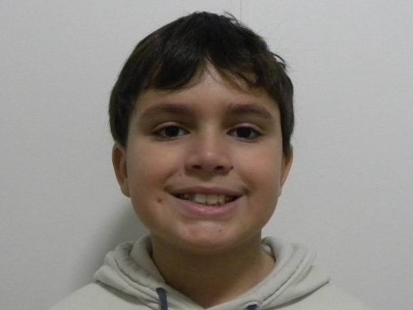 Frontal sonriendo