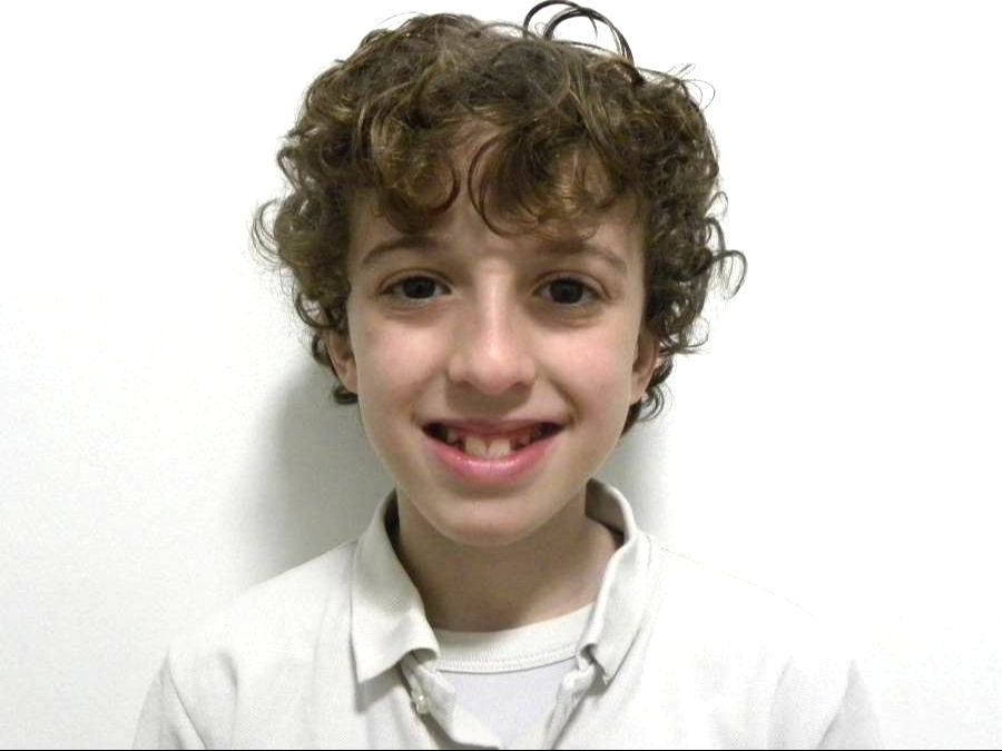 Frontal sonriendo